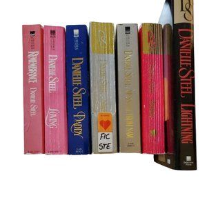 Lot of 7 Danielle Steel Romance Hardcover/Paperback Books